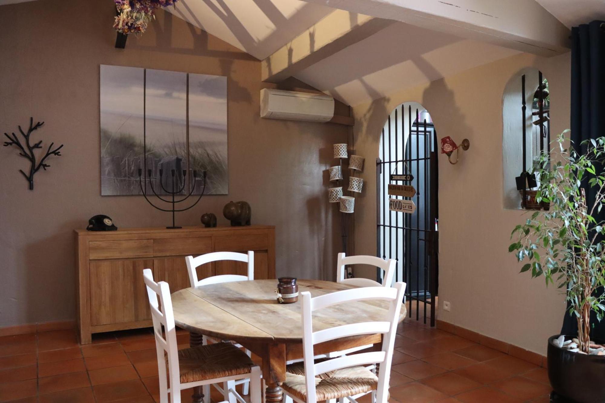 Grand Loft De Charme, Place Du Village A Thuir Bagian luar foto