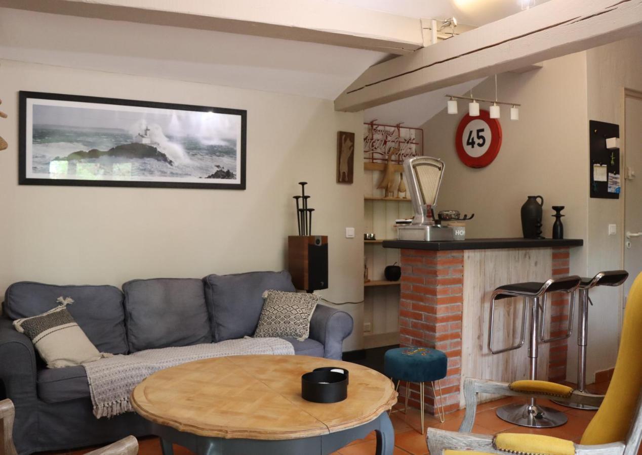 Grand Loft De Charme, Place Du Village A Thuir Bagian luar foto