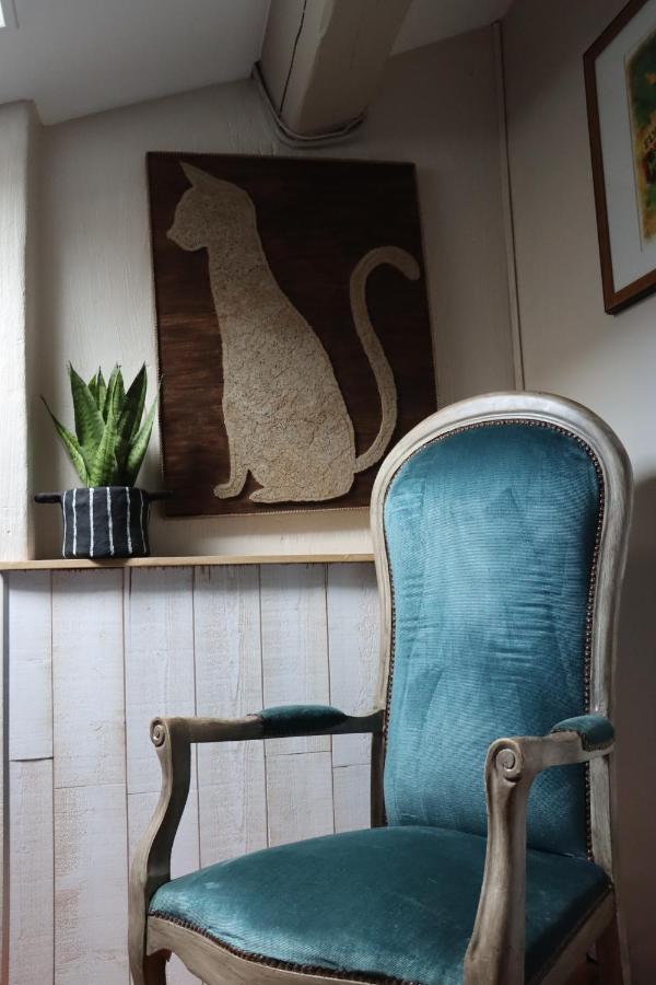 Grand Loft De Charme, Place Du Village A Thuir Bagian luar foto